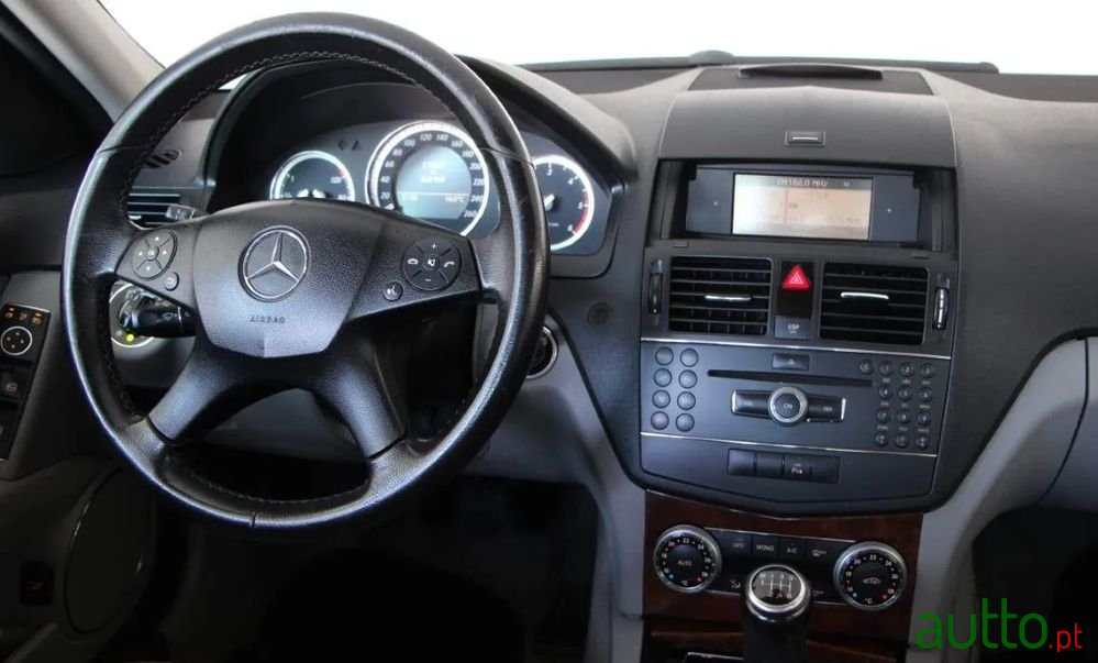 2008' Mercedes-Benz C 200 photo #2