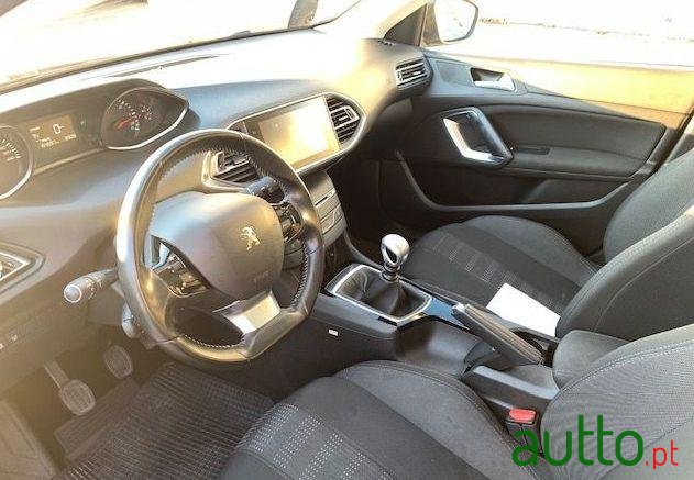 2015' Peugeot 308 Sw photo #3