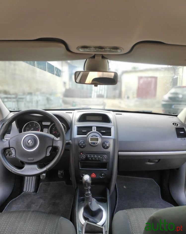 2008' Renault Megane Break photo #6