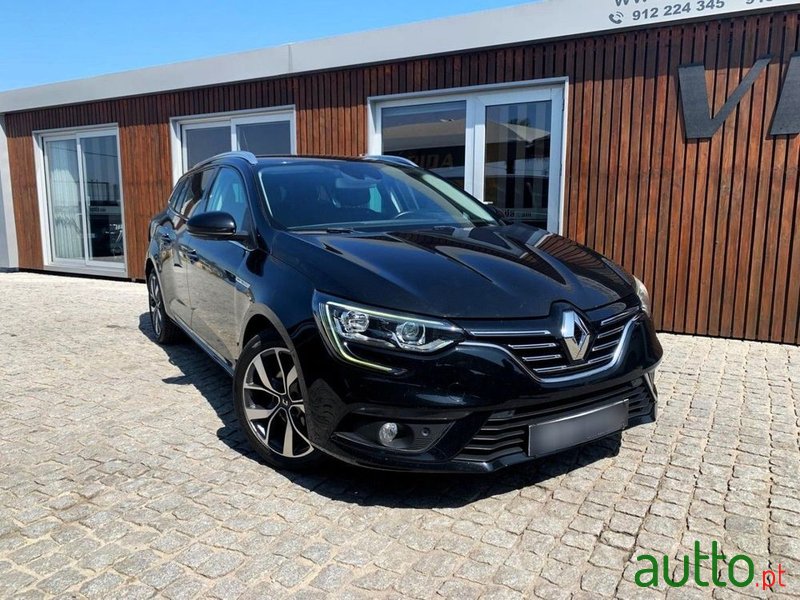 2018' Renault Megane Sport Tourer photo #3