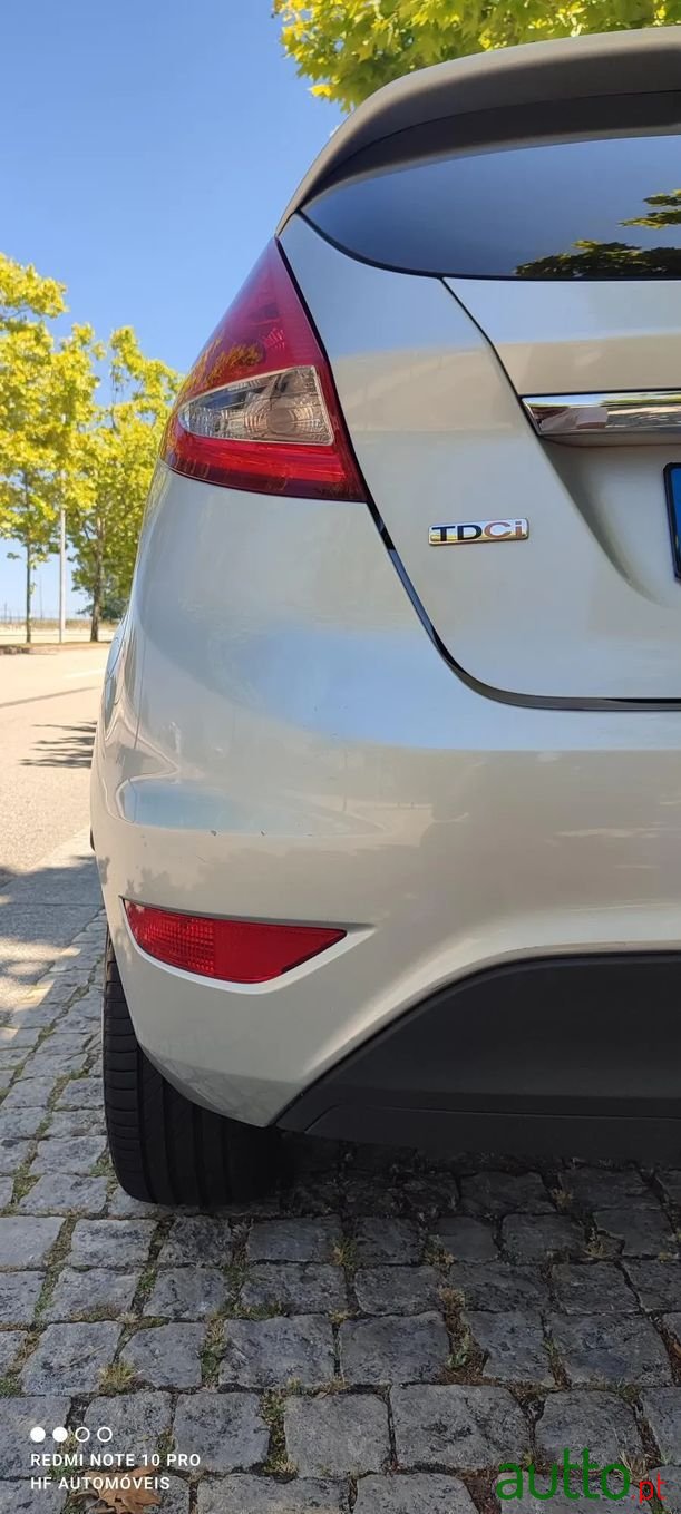 2009' Ford Fiesta photo #3