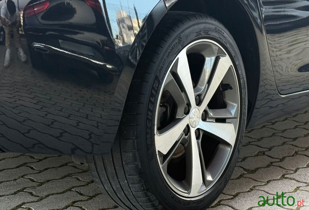 2018' Peugeot 308 1.5 Bluehdi Allure photo #5