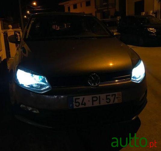 2014' Volkswagen Polo photo #4