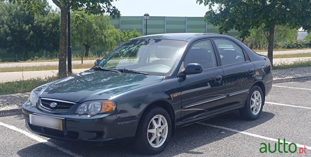 2002' Kia Shuma 1.5 Ls photo #1