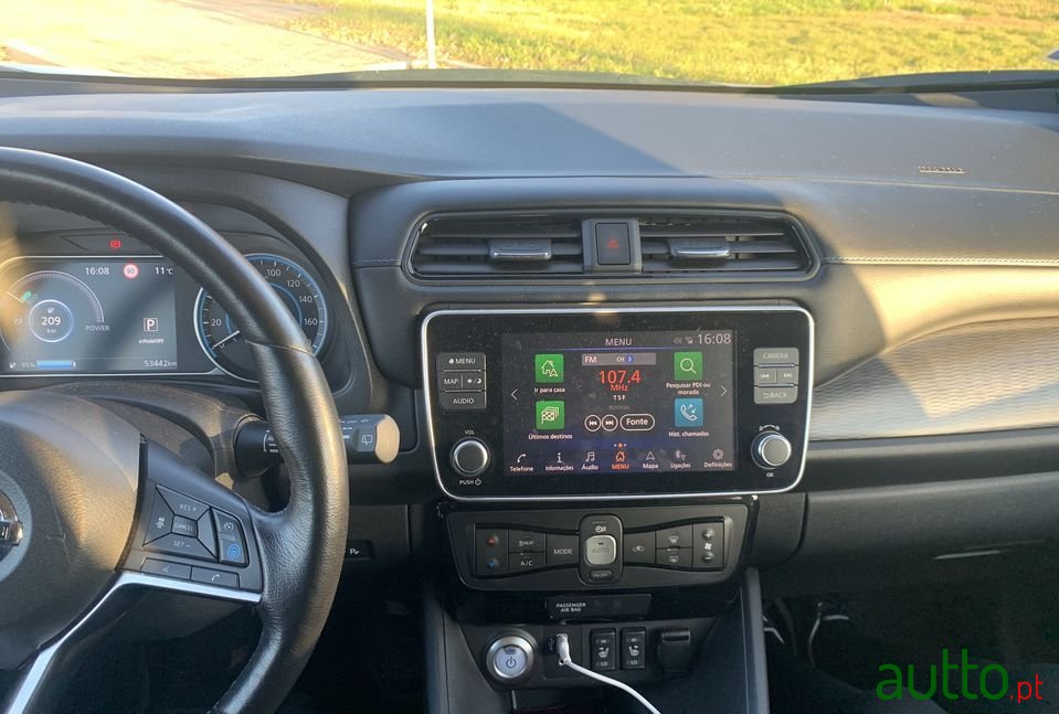 2020' Nissan Leaf photo #6