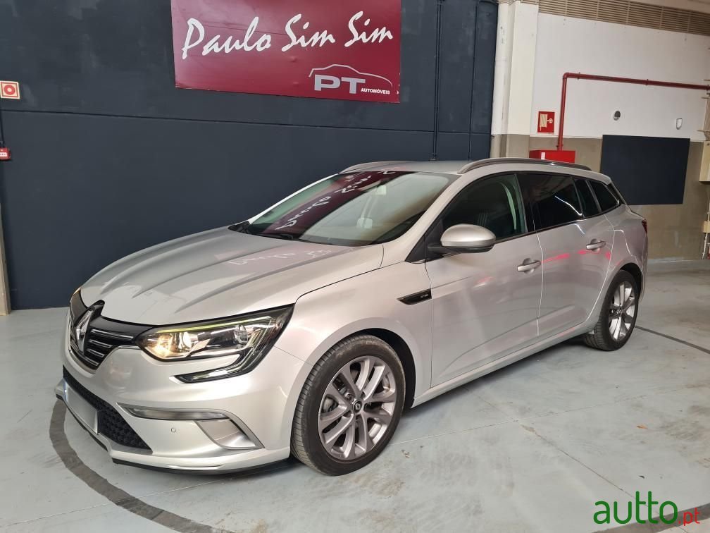 2016' Renault Megane Sport Tourer photo #1