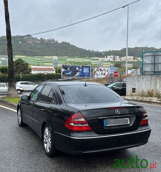 2004' Mercedes-Benz Classe E photo #2