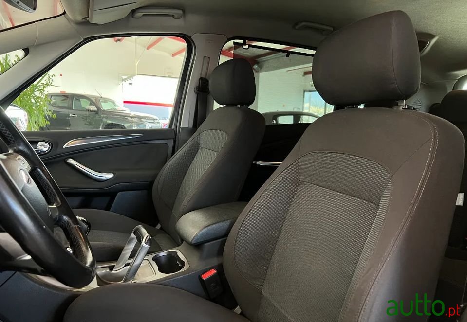 2007' Ford S-Max photo #6