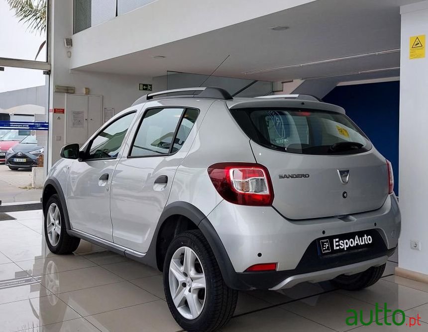 2016' Dacia Sandero Stepway photo #2