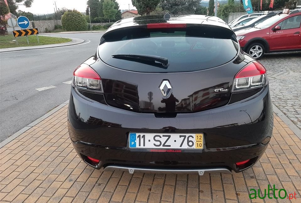 2012' Renault Megane Coupe photo #4