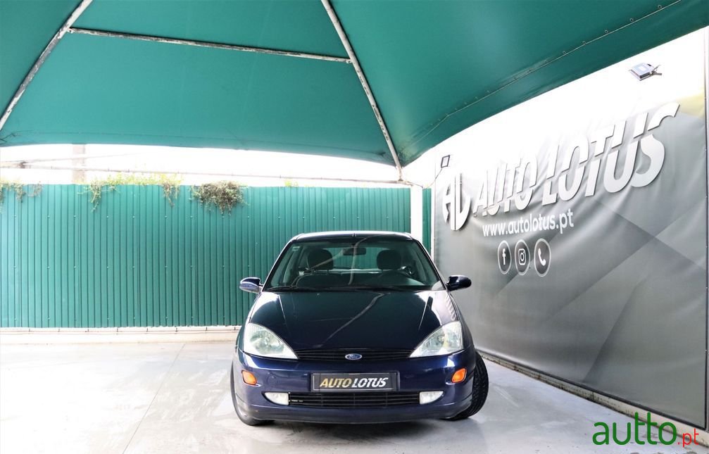 2000' Ford Focus photo #2