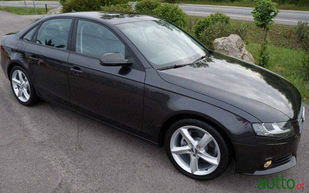 2012' Audi A4 2.0 TDi Sport photo #2