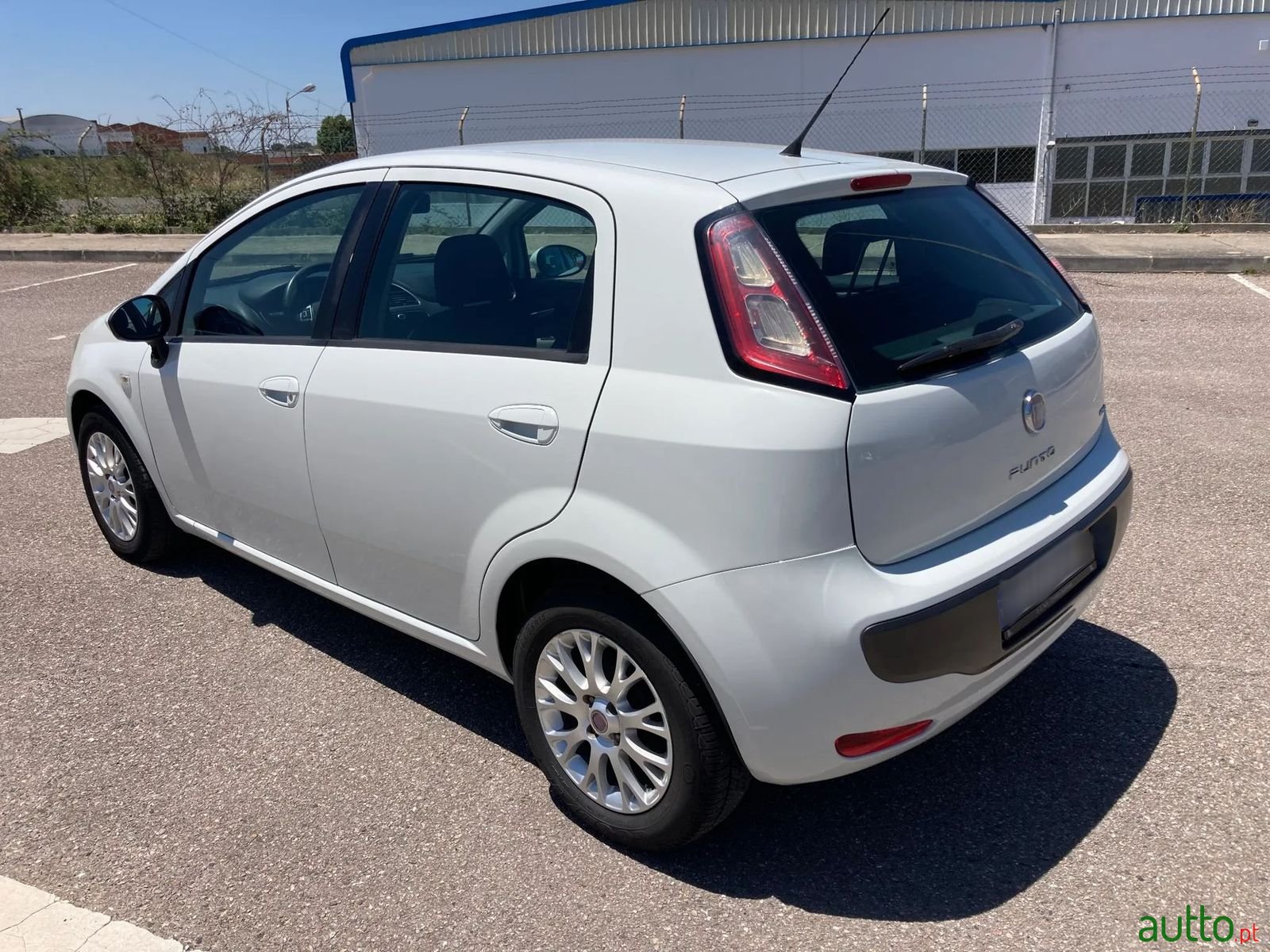 2010' Fiat Punto Evo photo #5
