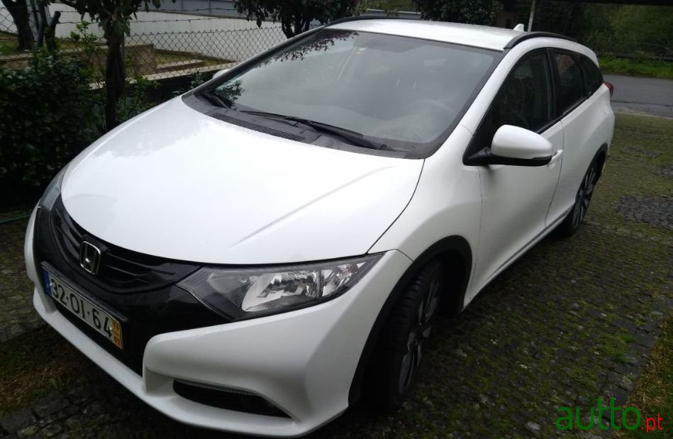 2014' Honda Civic Tourer photo #4