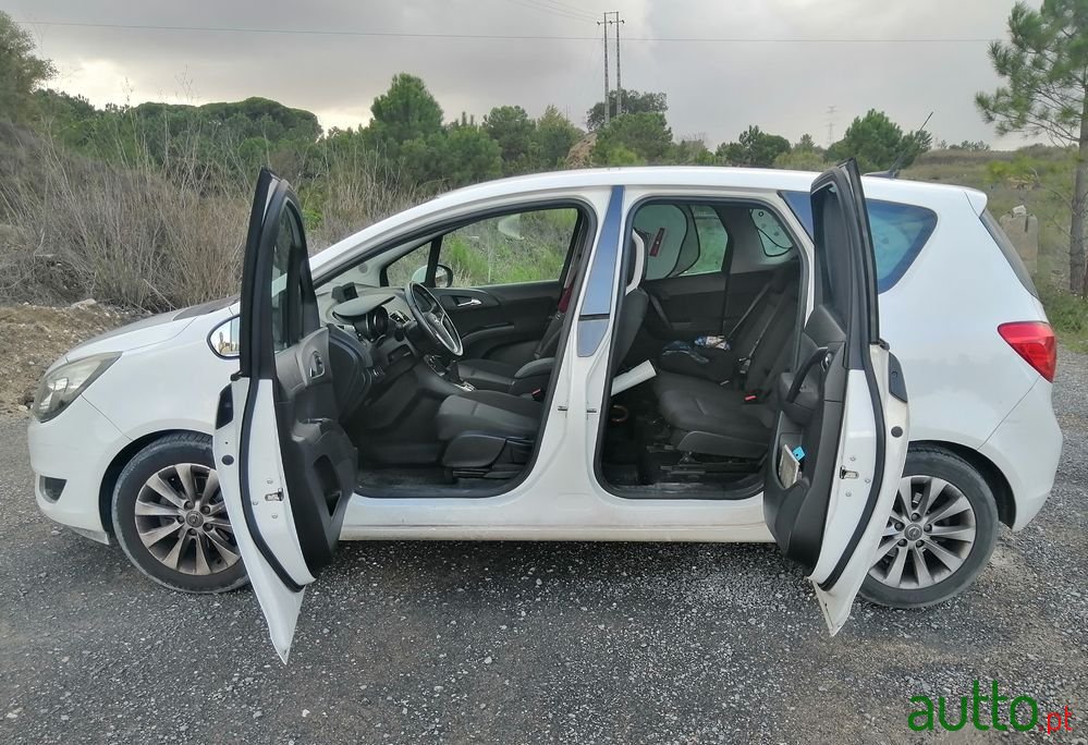 2015' Opel Meriva photo #3