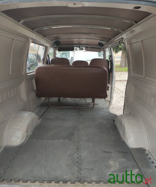 1982' Toyota Hiace photo #2