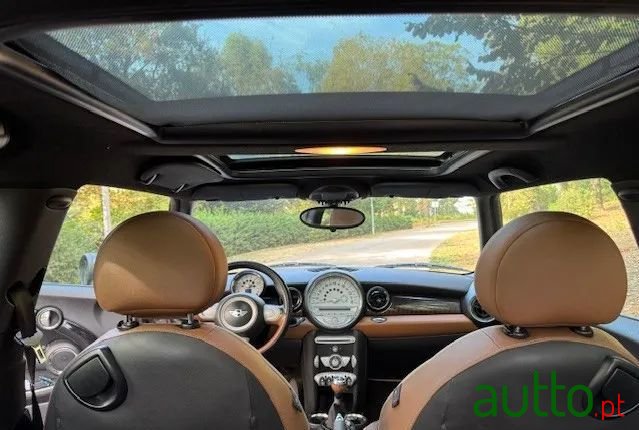 2009' MINI Coupé photo #5