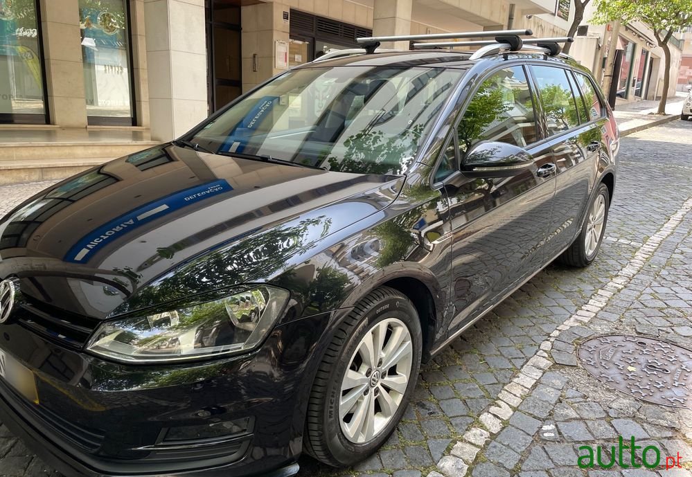 2016' Volkswagen Golf Variant photo #2