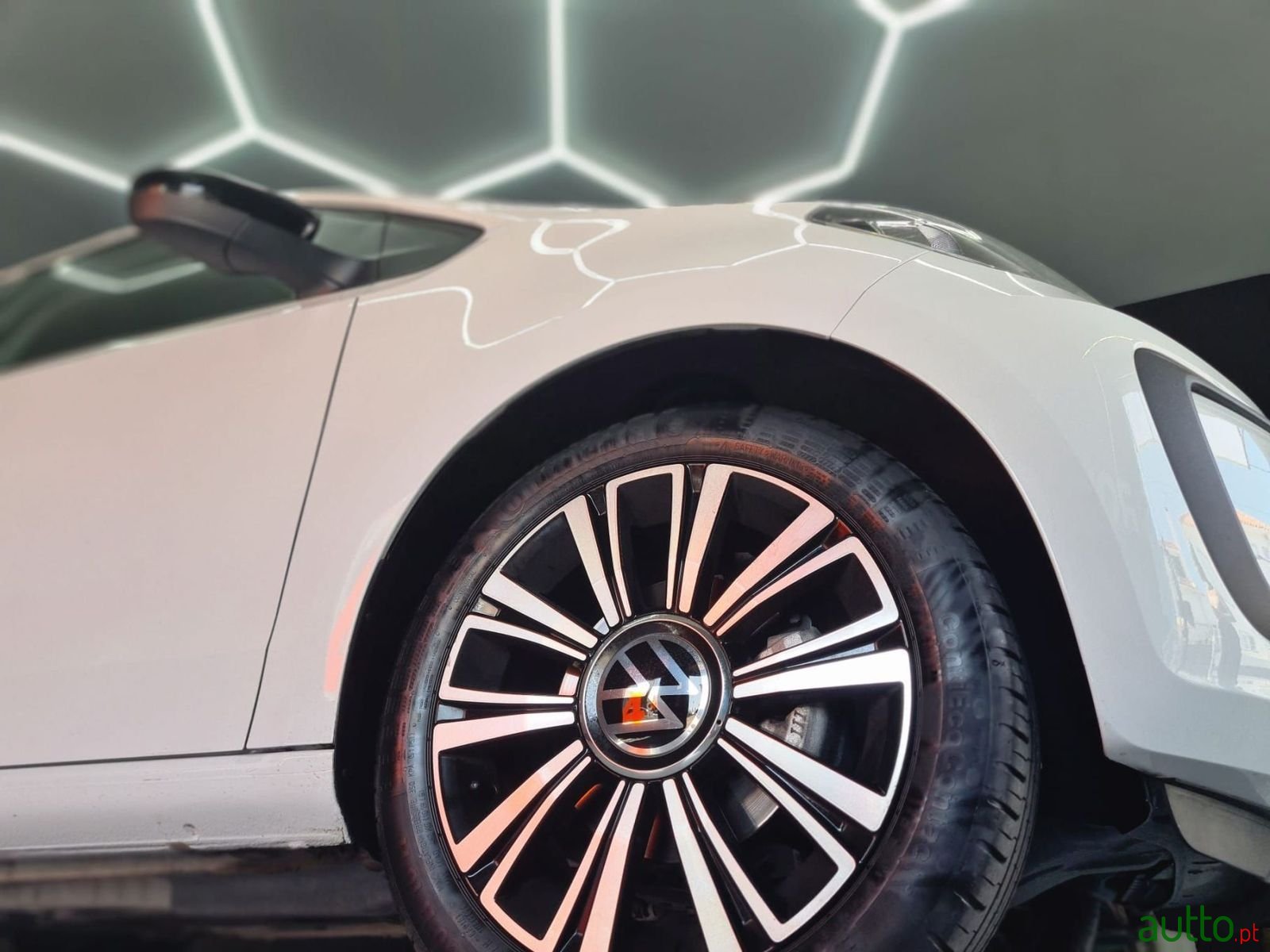 2022' Volkswagen Up photo #3