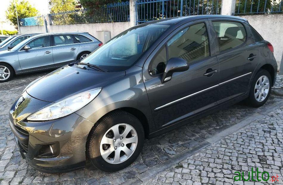 2012' Peugeot 207 photo #2