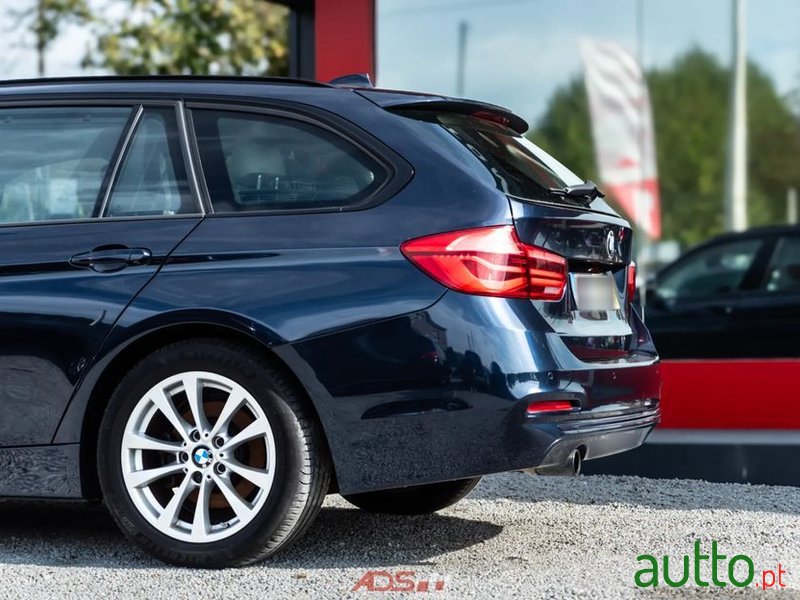 2016' BMW Série 3 D Touring Line Sport photo #6
