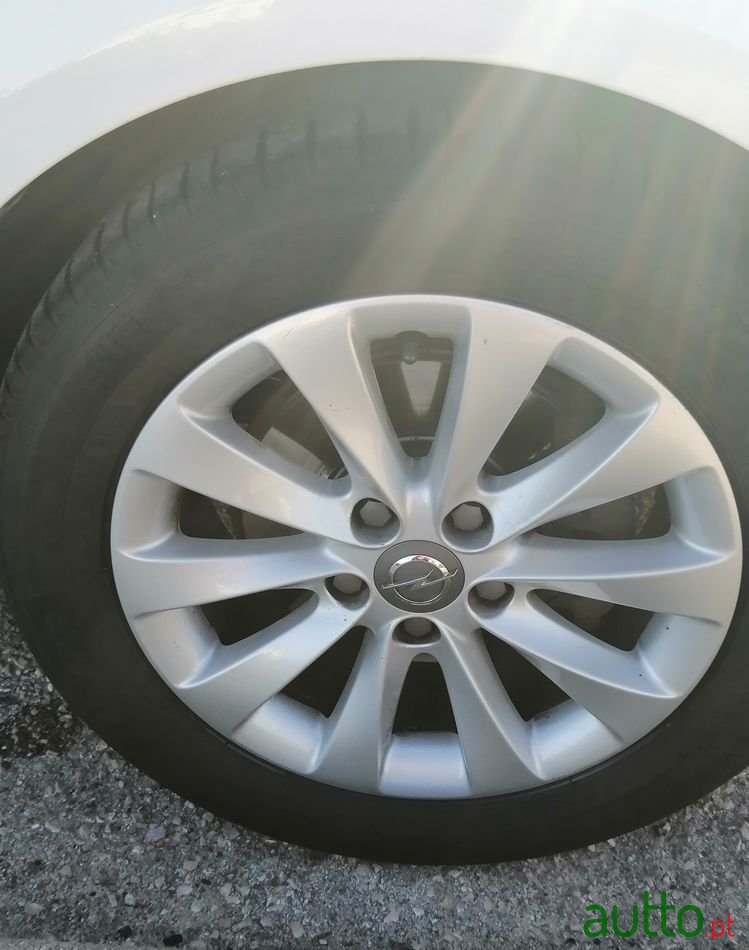 2015' Opel Meriva photo #5