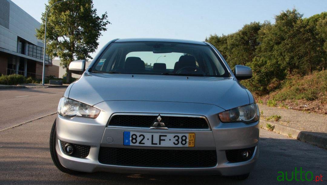 2011' Mitsubishi Lancer photo #4