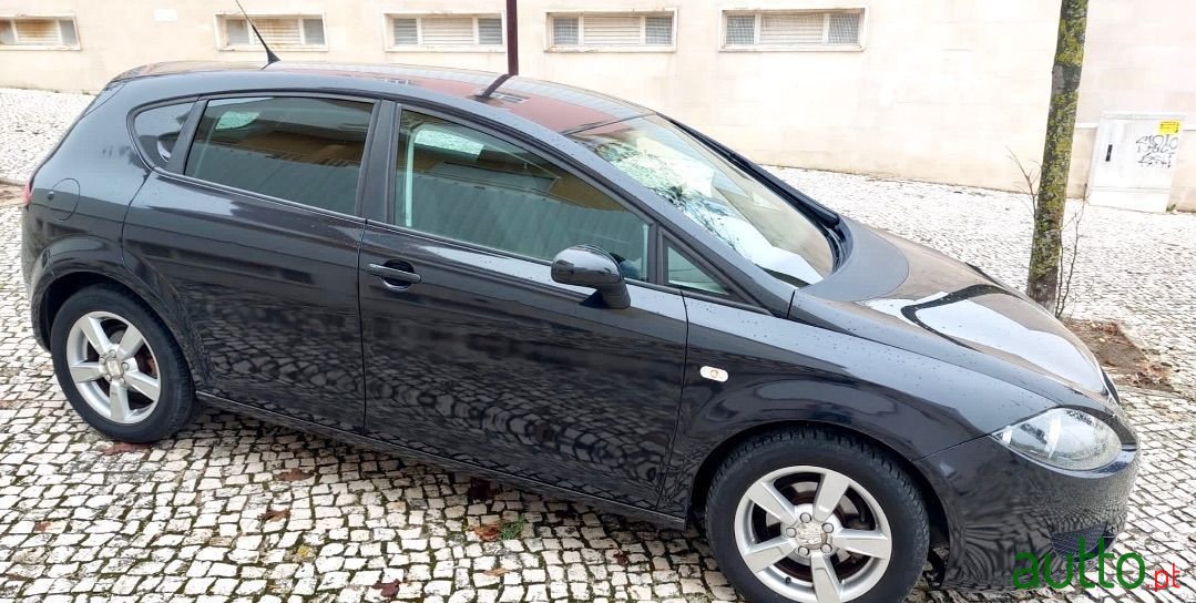 2007' SEAT Leon photo #3