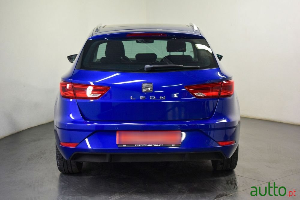 2019' SEAT Leon St photo #4