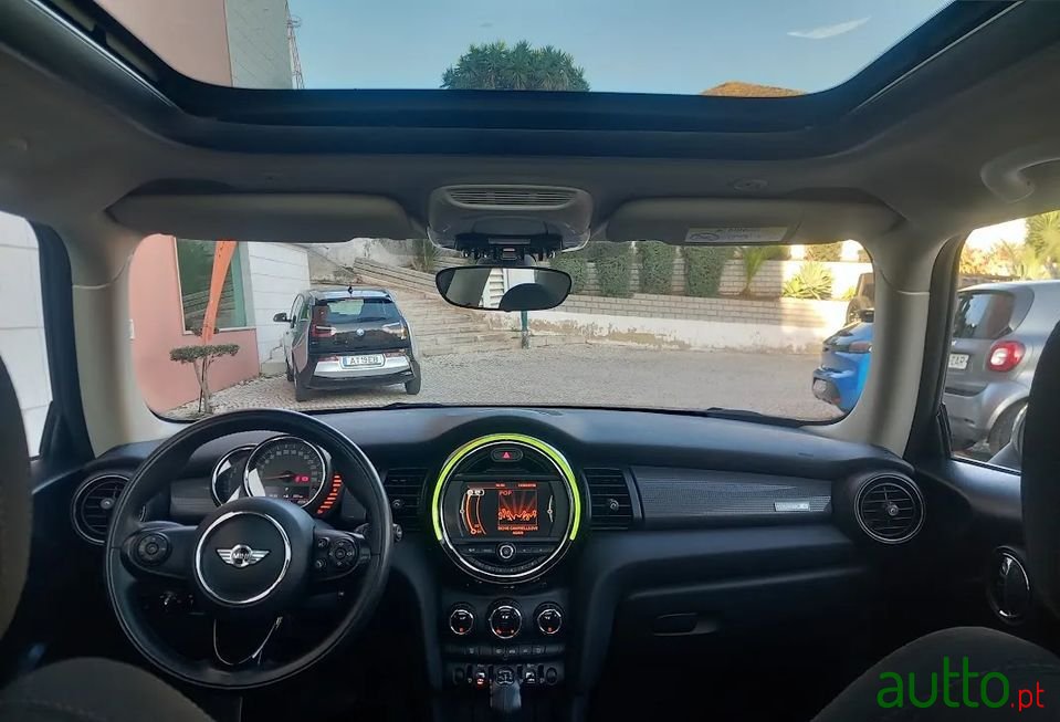 2017' MINI Cooper photo #4