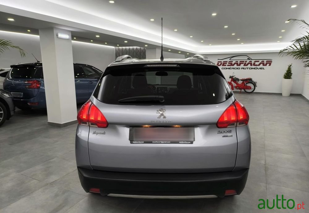 2016' Peugeot 2008 1.2 Puretech Style photo #6