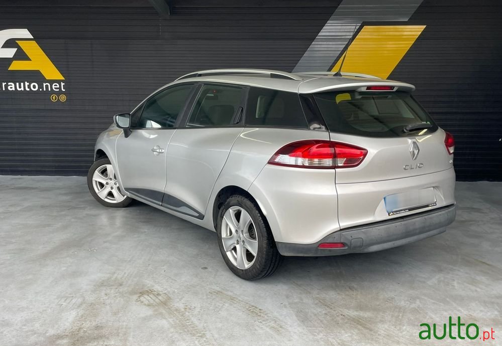 2014' Renault Clio Sport Tourer photo #2