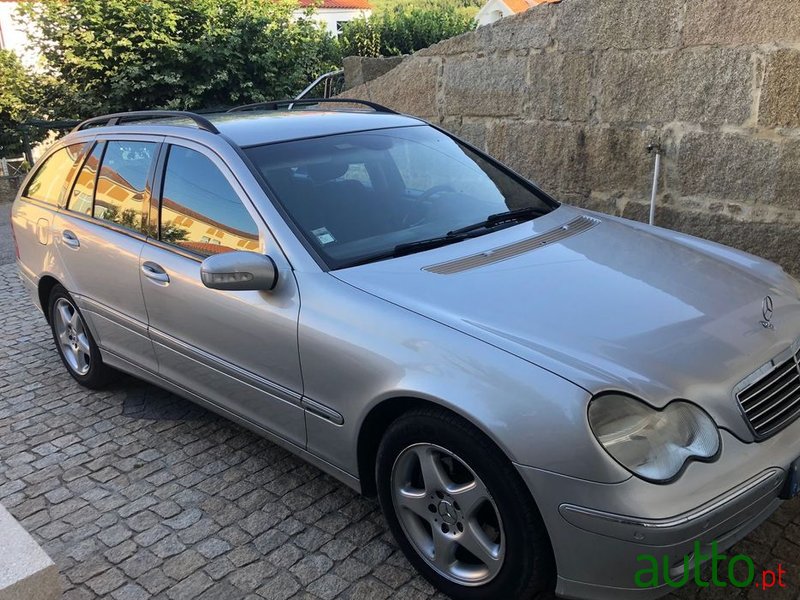 2004' Mercedes-Benz C 220 photo #5