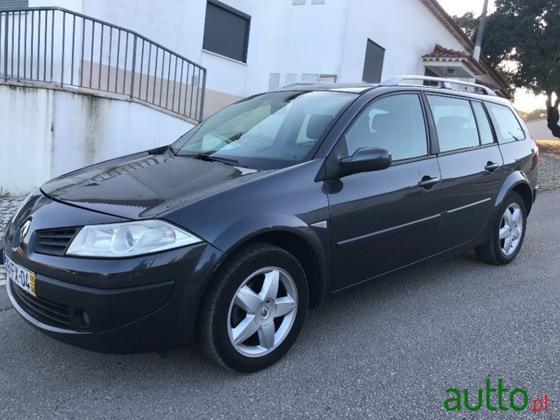 2008' Renault Megane Break photo #1