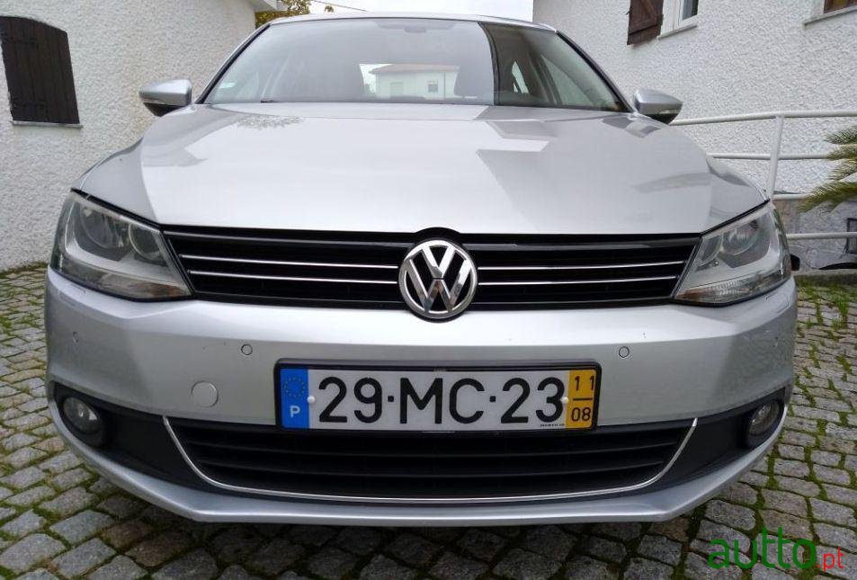 2011' Volkswagen Jetta photo #2