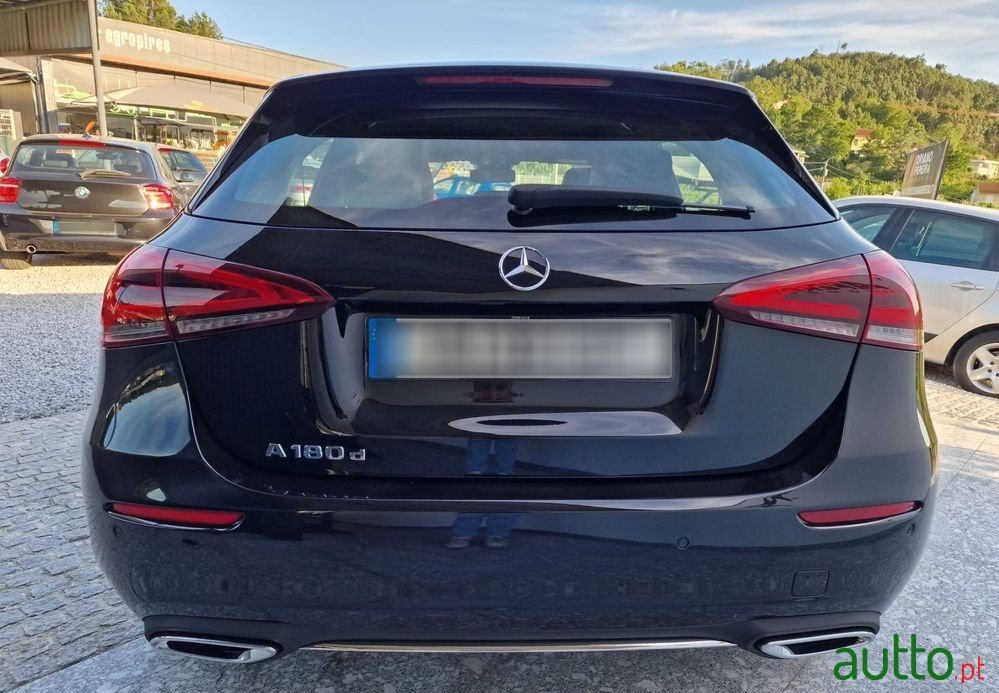 2018' Mercedes-Benz A 180 photo #5