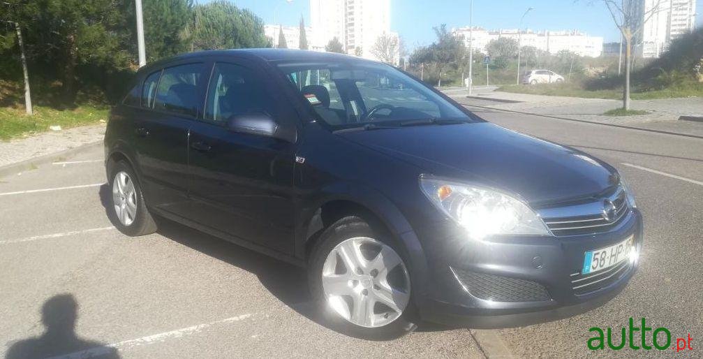 2009' Opel Astra 1.4 16 V Cosmo photo #3