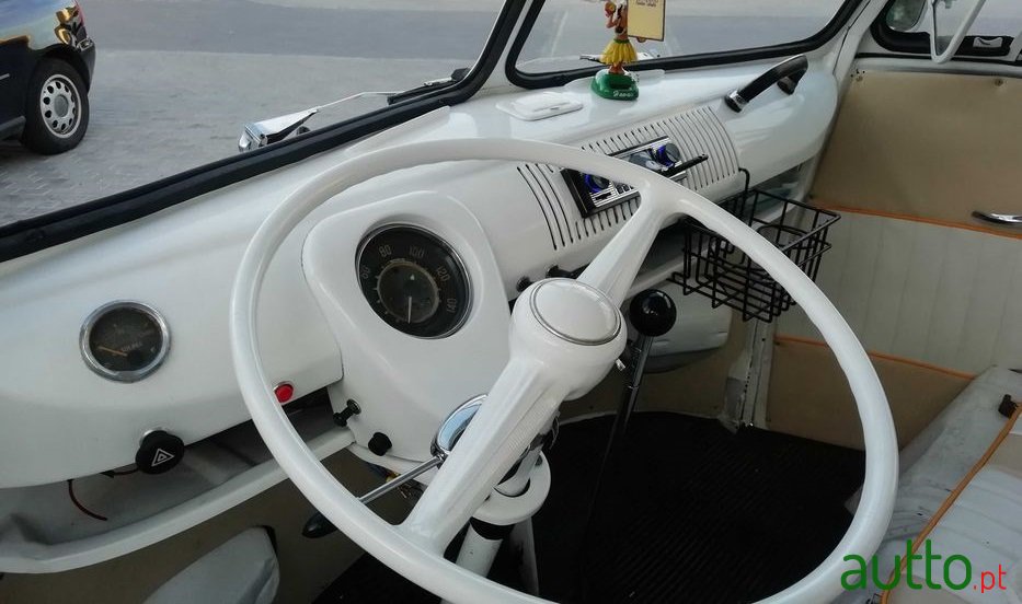 1970' Volkswagen Kombi photo #2