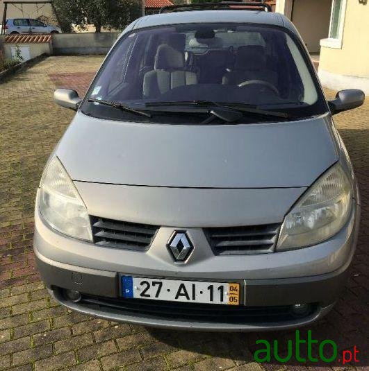 2004' Renault Grand Scenic photo #1