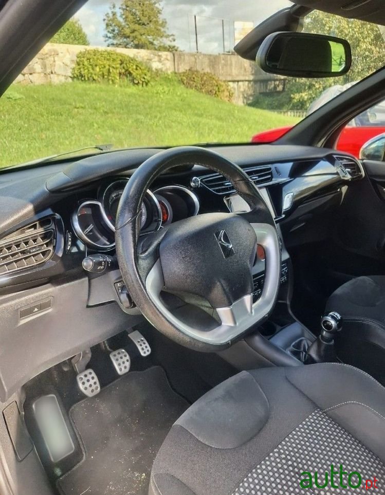 2012' Citroen DS3 1.2 Vti Chic photo #6