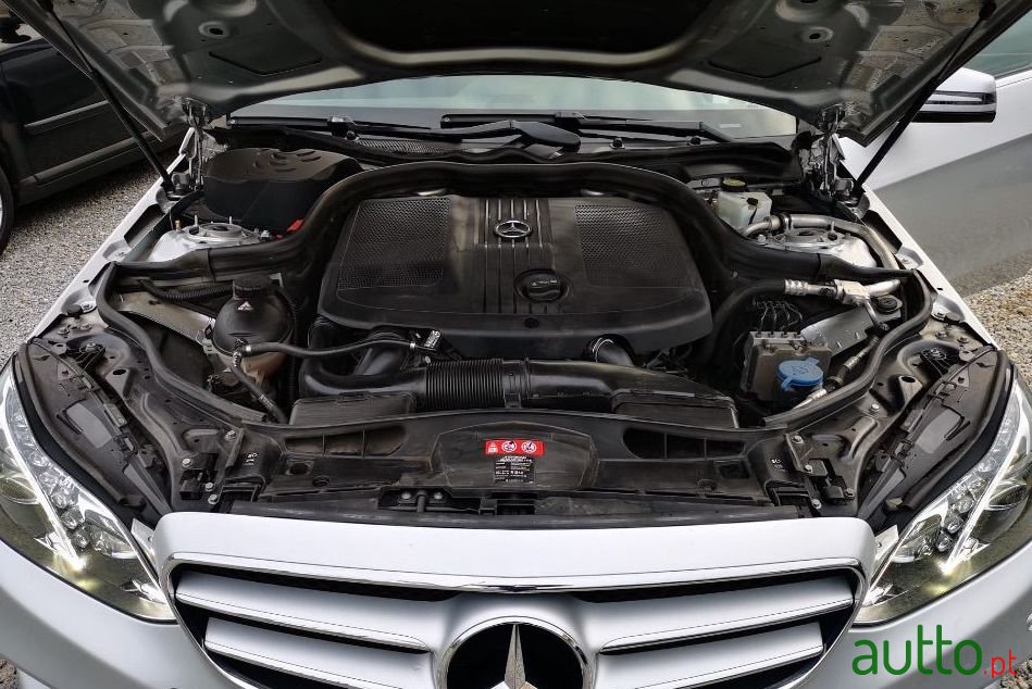 2016' Mercedes-Benz E-250 photo #3