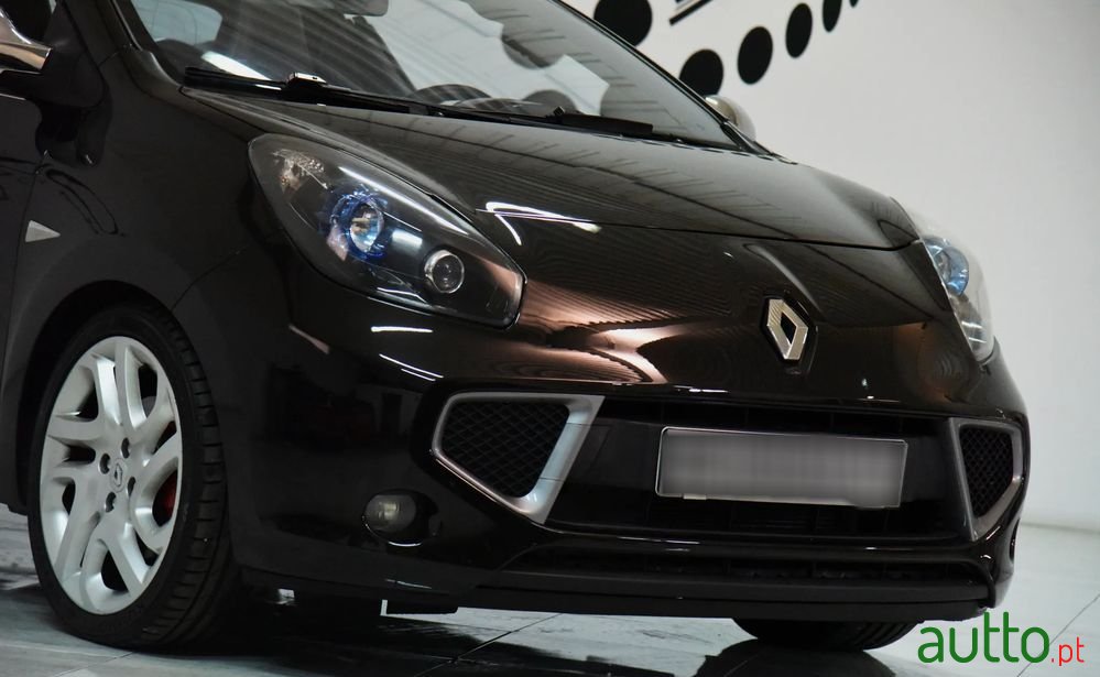 2010' Renault Wind photo #5