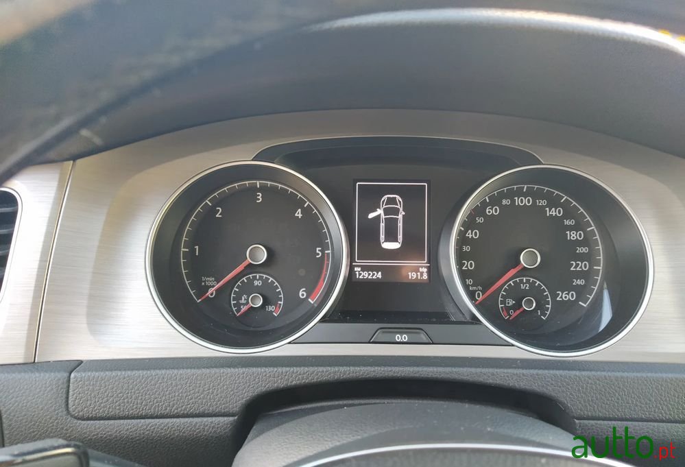 2015' Volkswagen Golf Variant photo #1