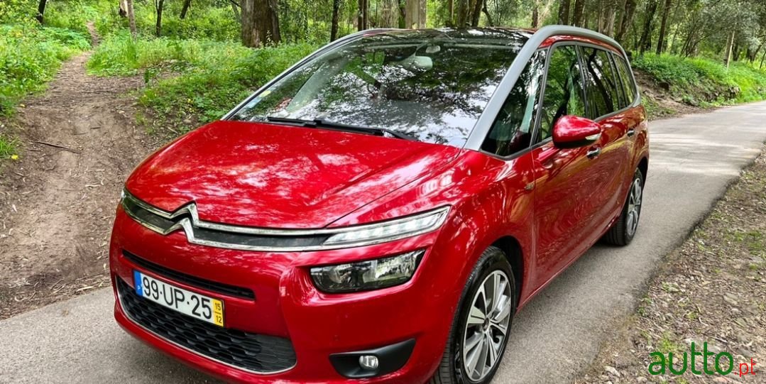 2015' Citroen C4 Grand Picasso photo #3