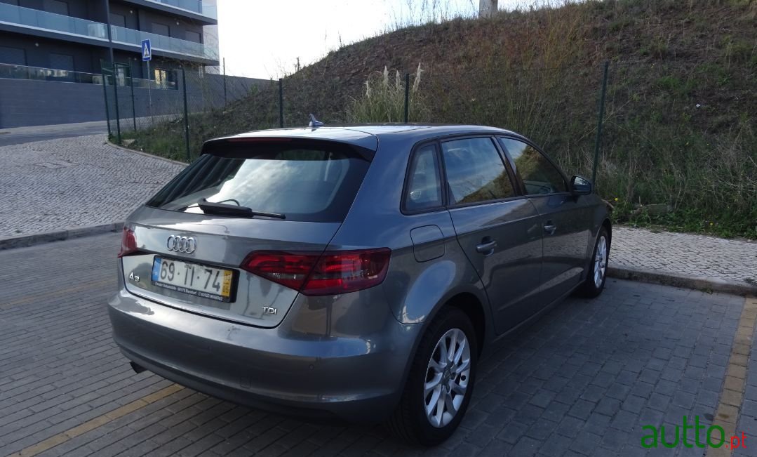 2013' Audi A3 Sportback photo #3