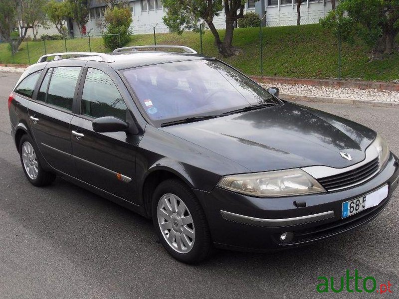 2003' Renault Laguna Break photo #1