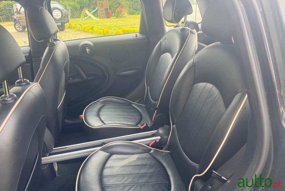 2011' MINI Countryman Cooper S All4 photo #3