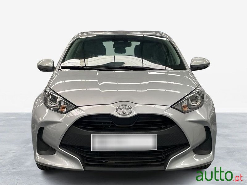 2022' Toyota Yaris photo #2