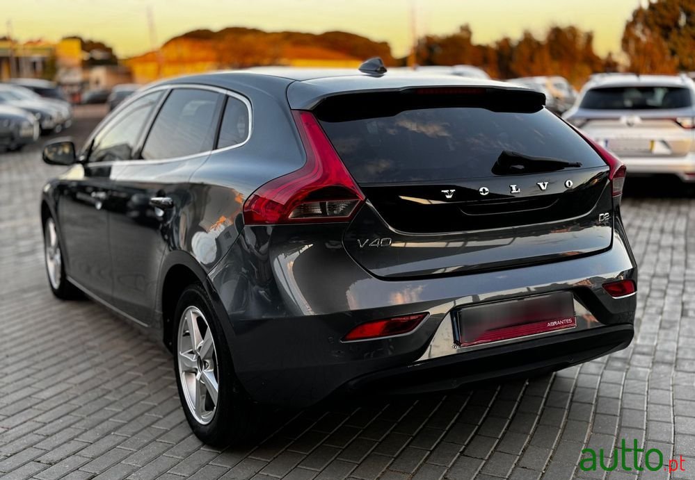 2013' Volvo V40 1.6 D2 Momentum photo #4