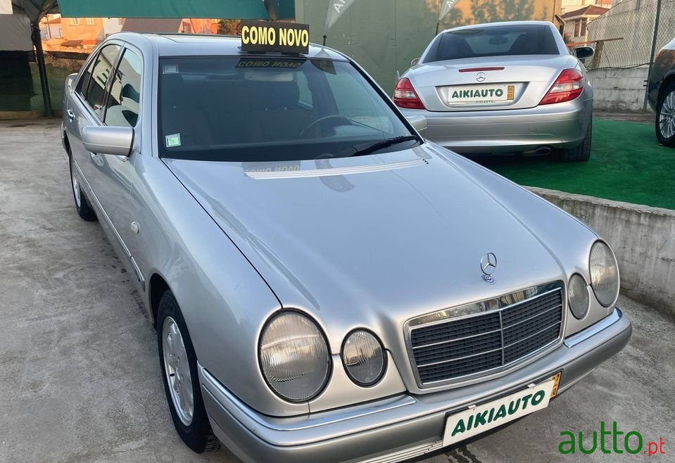 1997' Mercedes-Benz E-220 photo #3